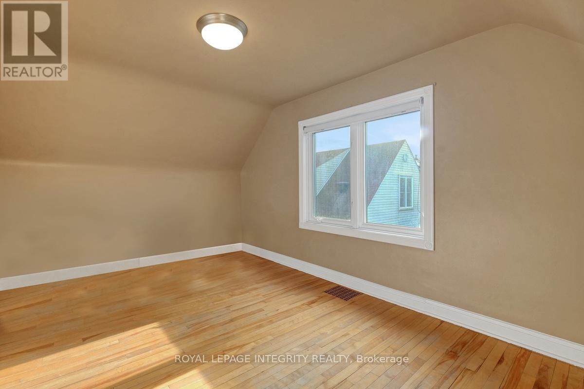 Photo 1 of 348 Lafontaine Avenue, Ottawa ON