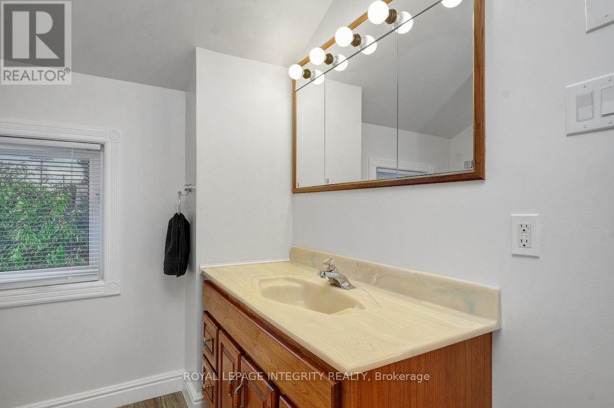 Photo 23 of 348 Lafontaine Avenue, Ottawa ON