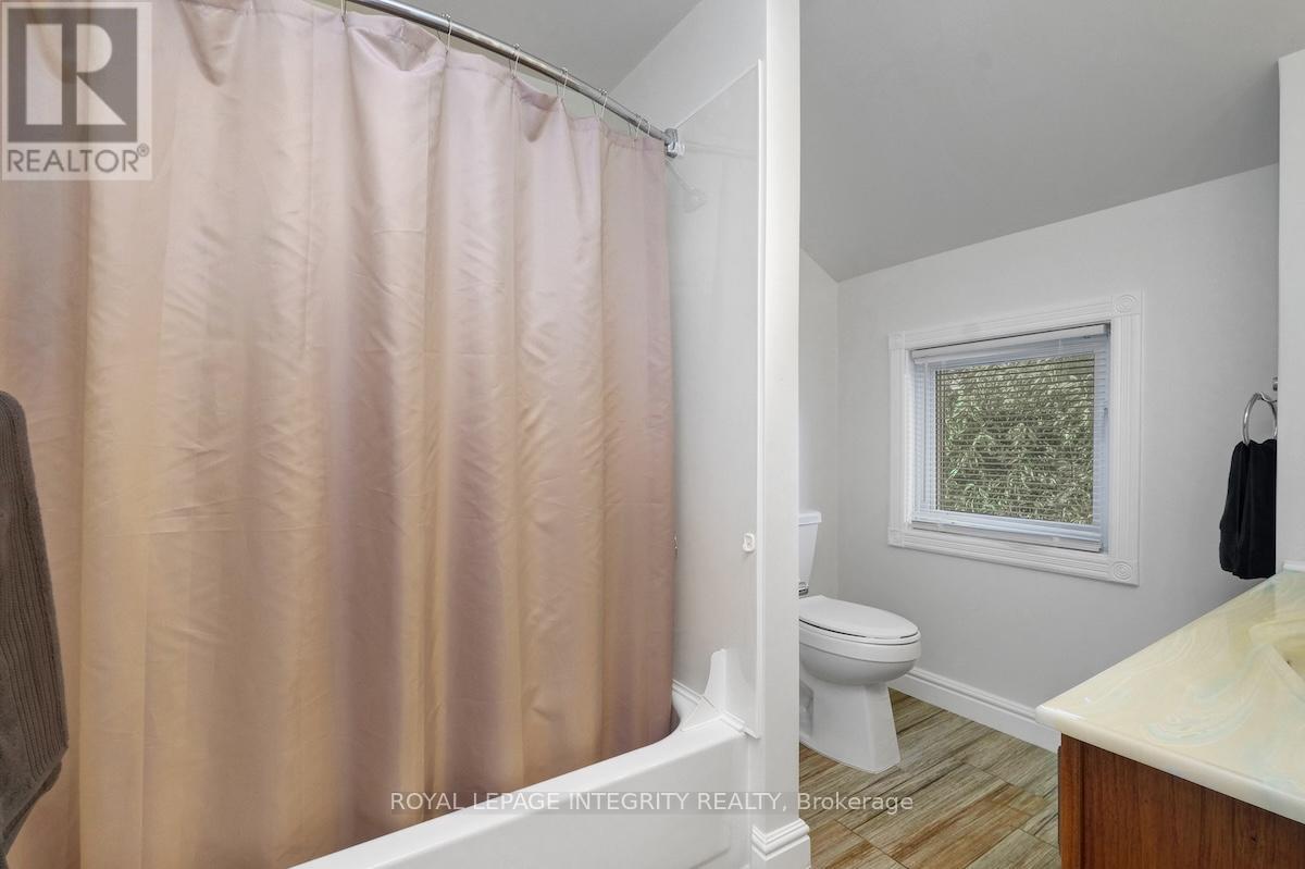 Photo 2 of 348 Lafontaine Avenue, Ottawa ON