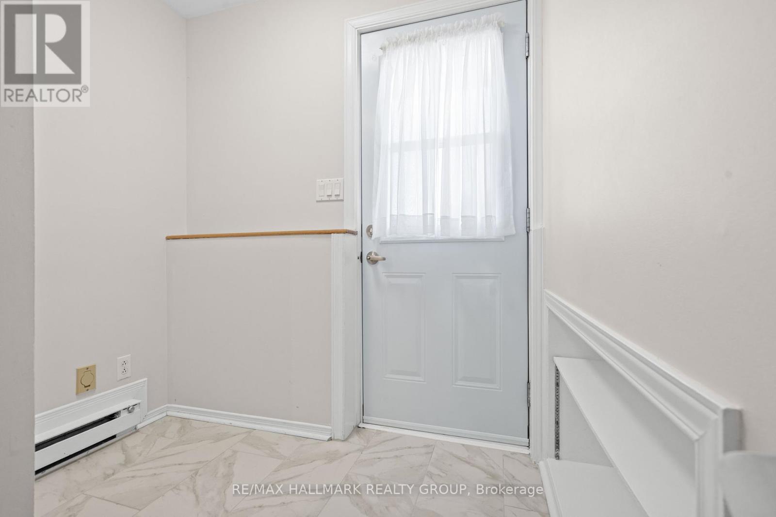 Photo 8 of 840 Du Golf Road, Clarencerockland ON
