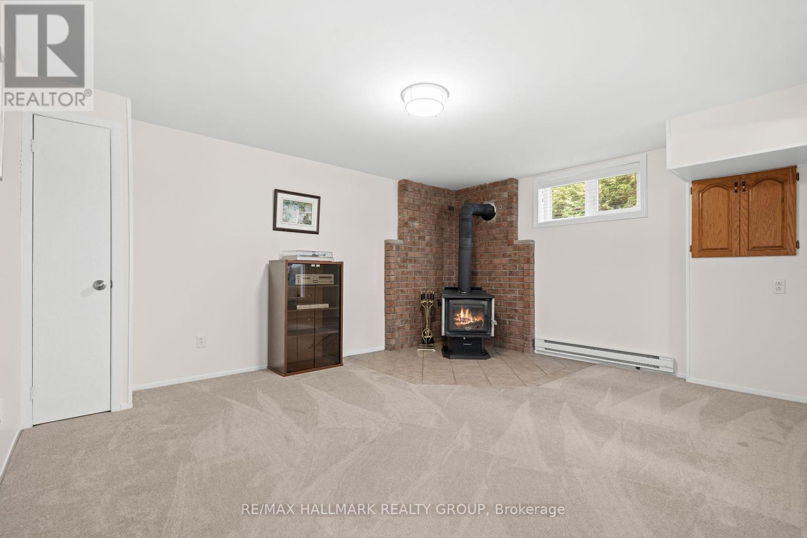 Photo 6 of 840 Du Golf Road, Clarencerockland ON
