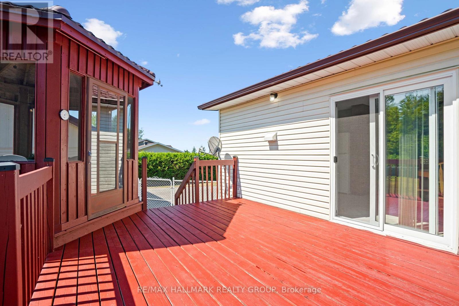 Photo 12 of 840 Du Golf Road, Clarencerockland ON