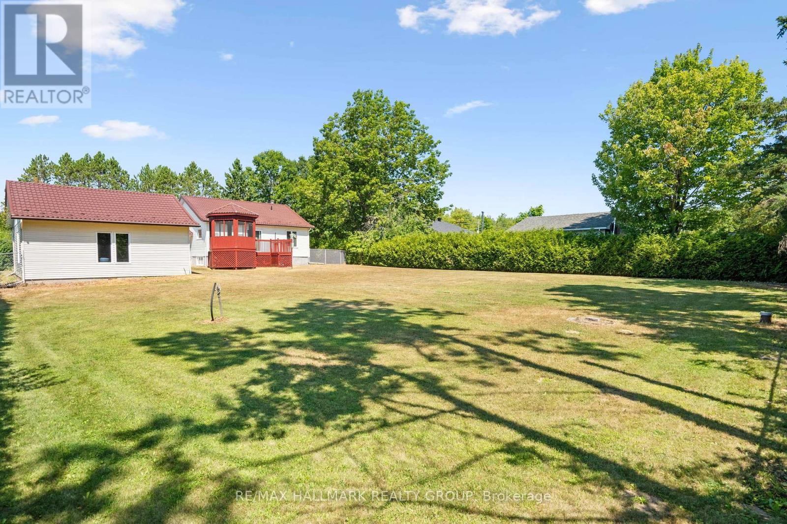 Photo 14 of 840 Du Golf Road, Clarencerockland ON