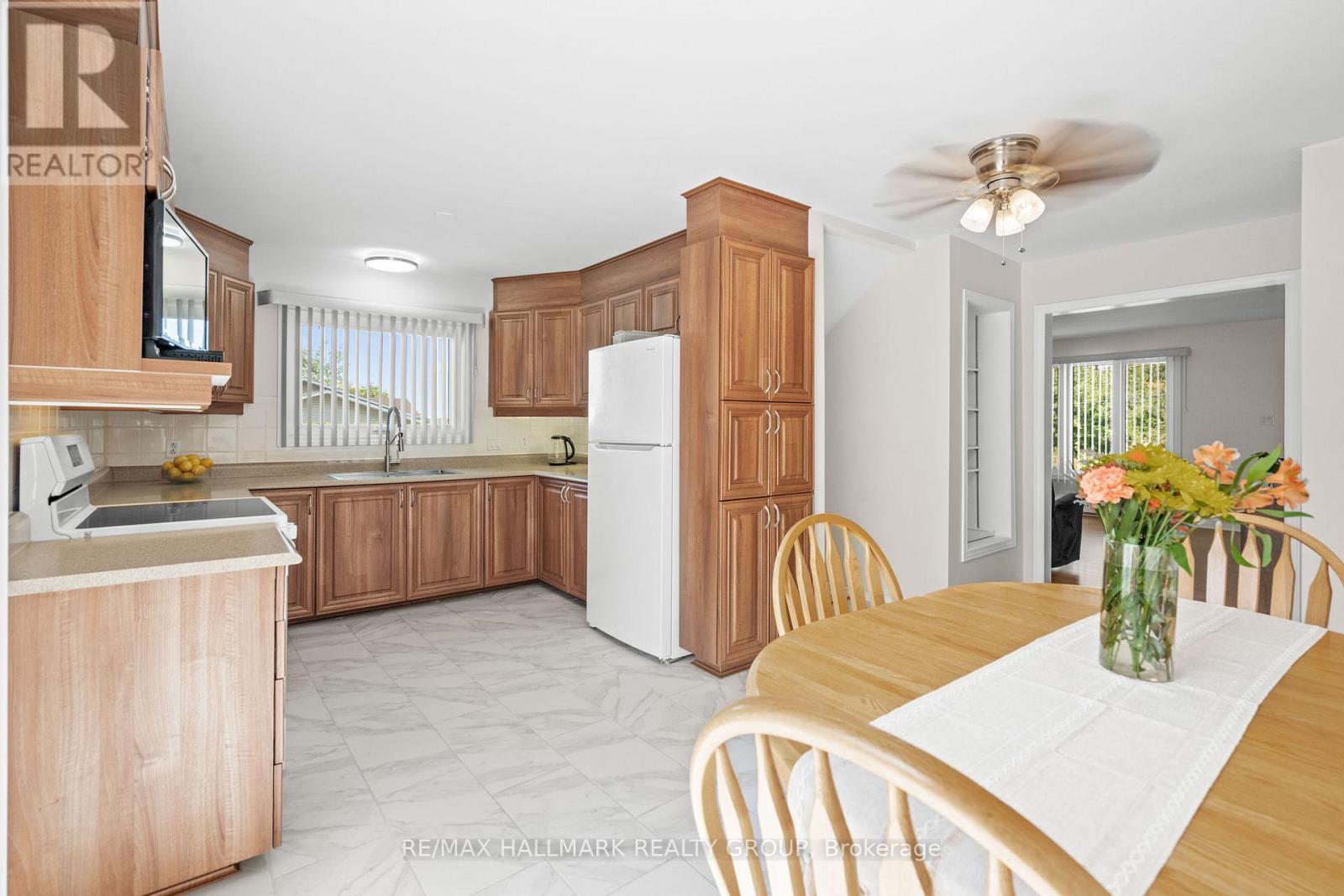 Photo 10 of 840 Du Golf Road, Clarencerockland ON