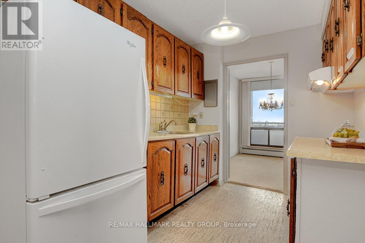 Photo 2 of 1902 505 St Laurent Boulevard, Ottawa ON