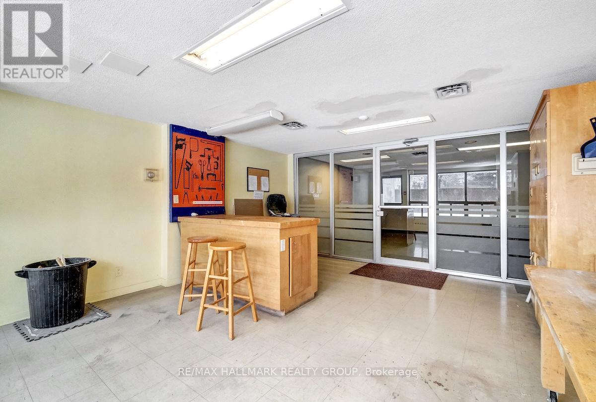 Photo 33 of 1902 505 St Laurent Boulevard, Ottawa ON