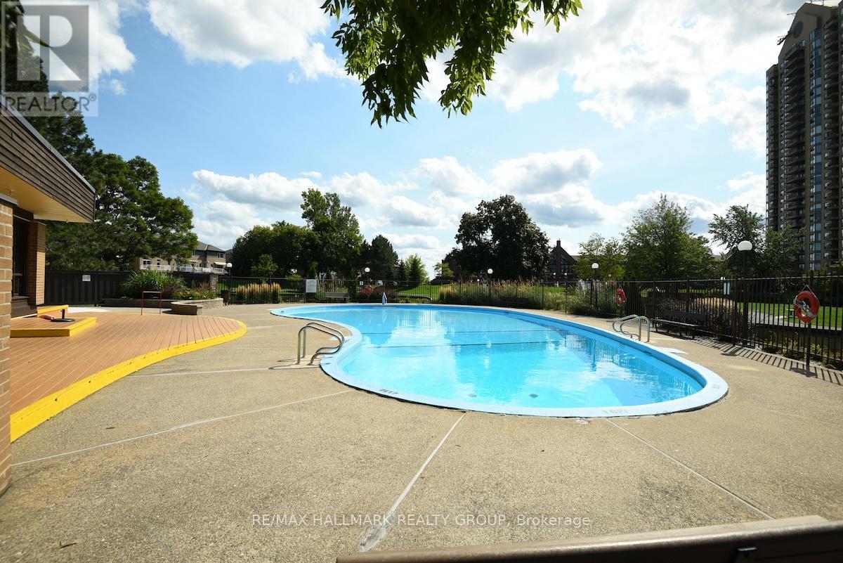 Photo 37 of 1902 505 St Laurent Boulevard, Ottawa ON