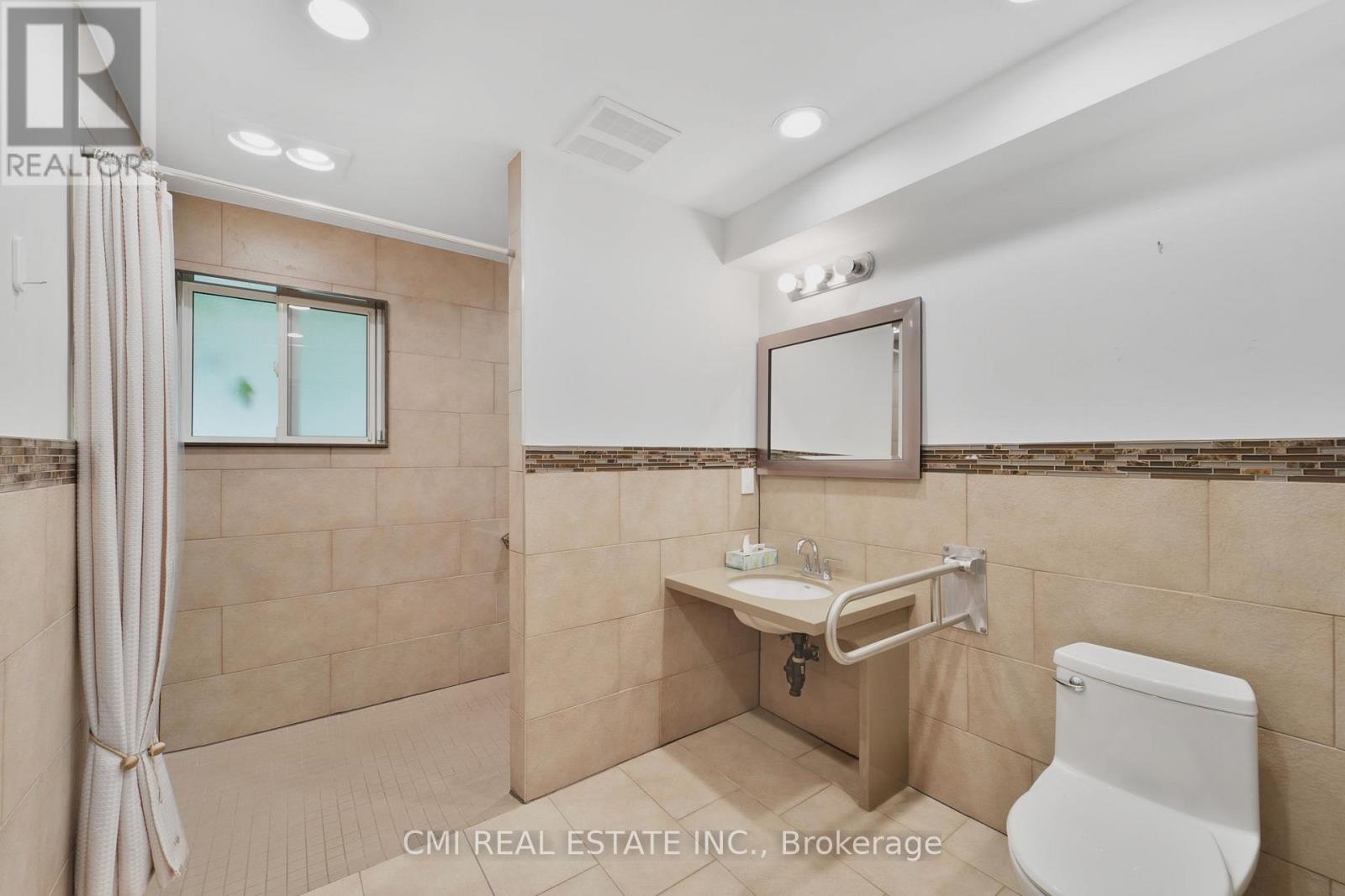 Photo 30 of 698 Hillman Crescent, Mississauga ON