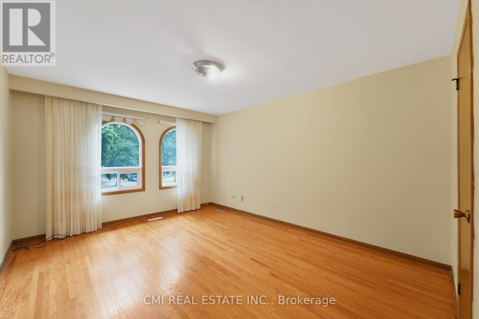 Photo 18 of 698 Hillman Crescent, Mississauga ON