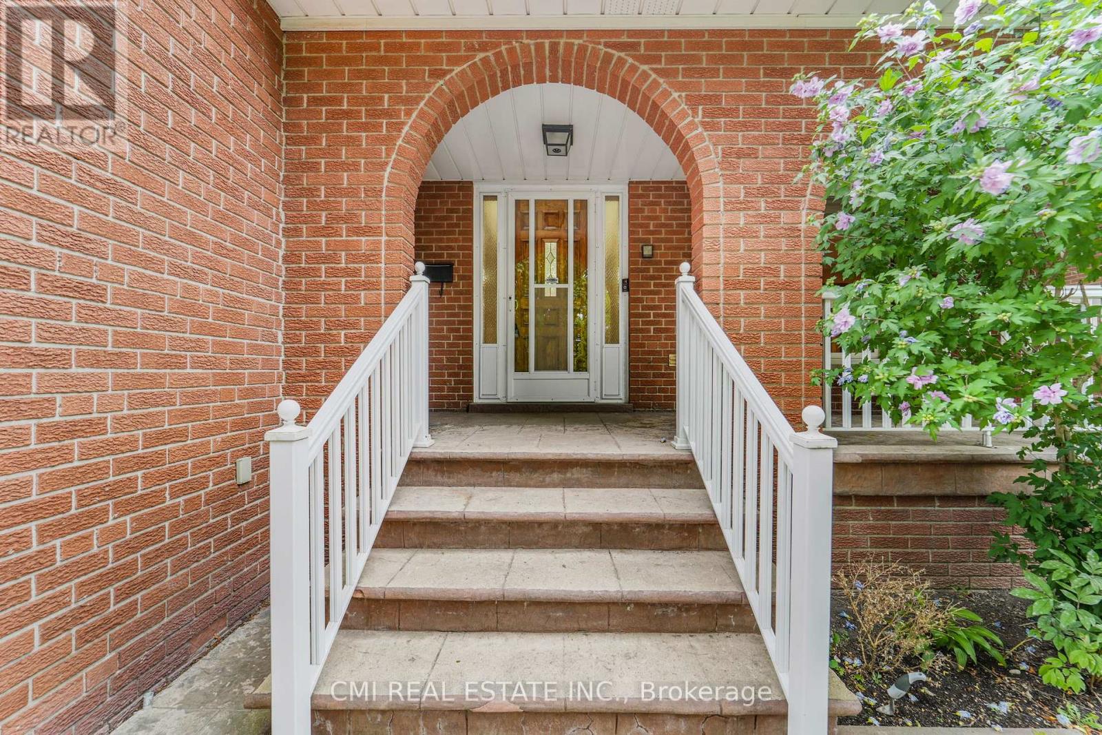 Photo 9 of 698 Hillman Crescent, Mississauga ON
