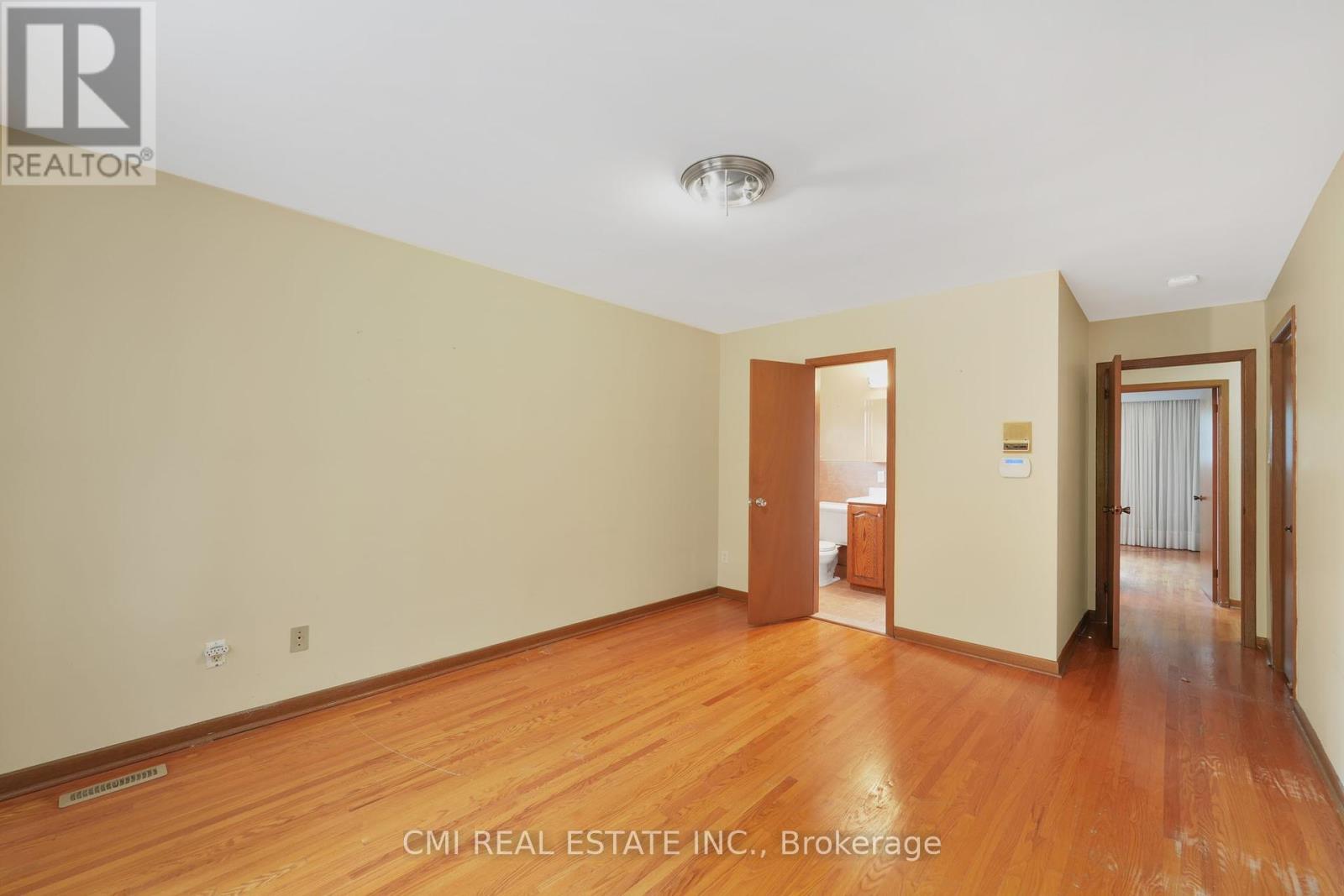 Photo 33 of 698 Hillman Crescent, Mississauga ON