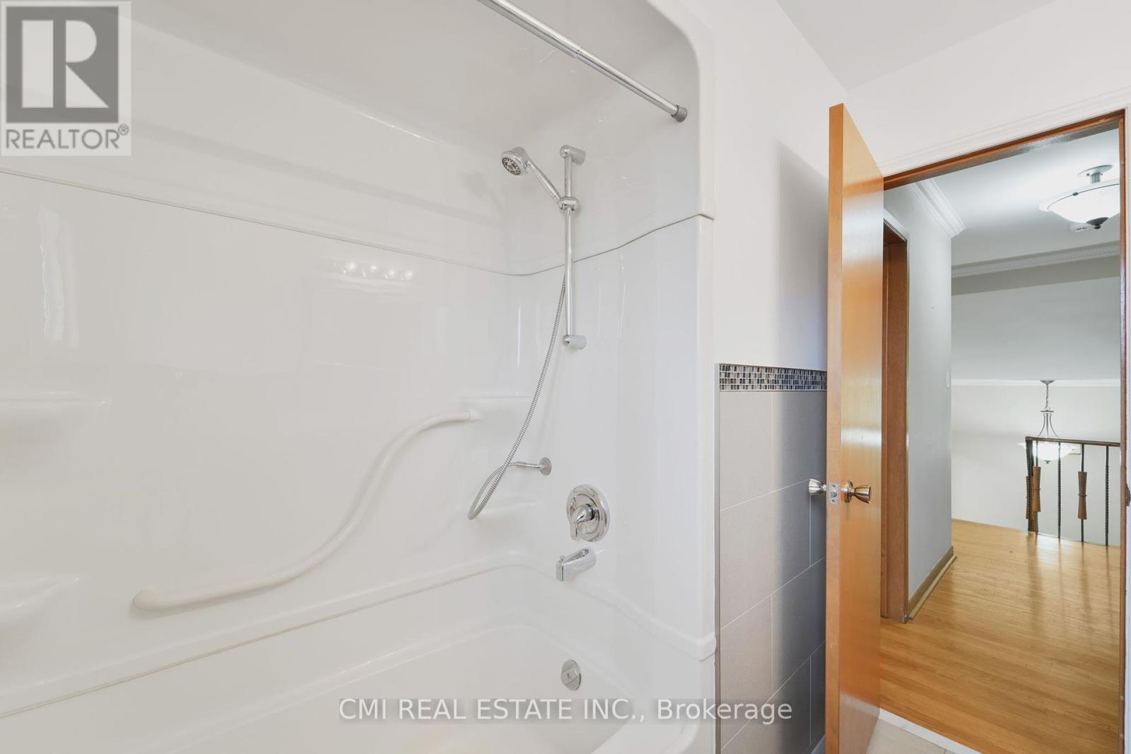 Photo 20 of 698 Hillman Crescent, Mississauga ON