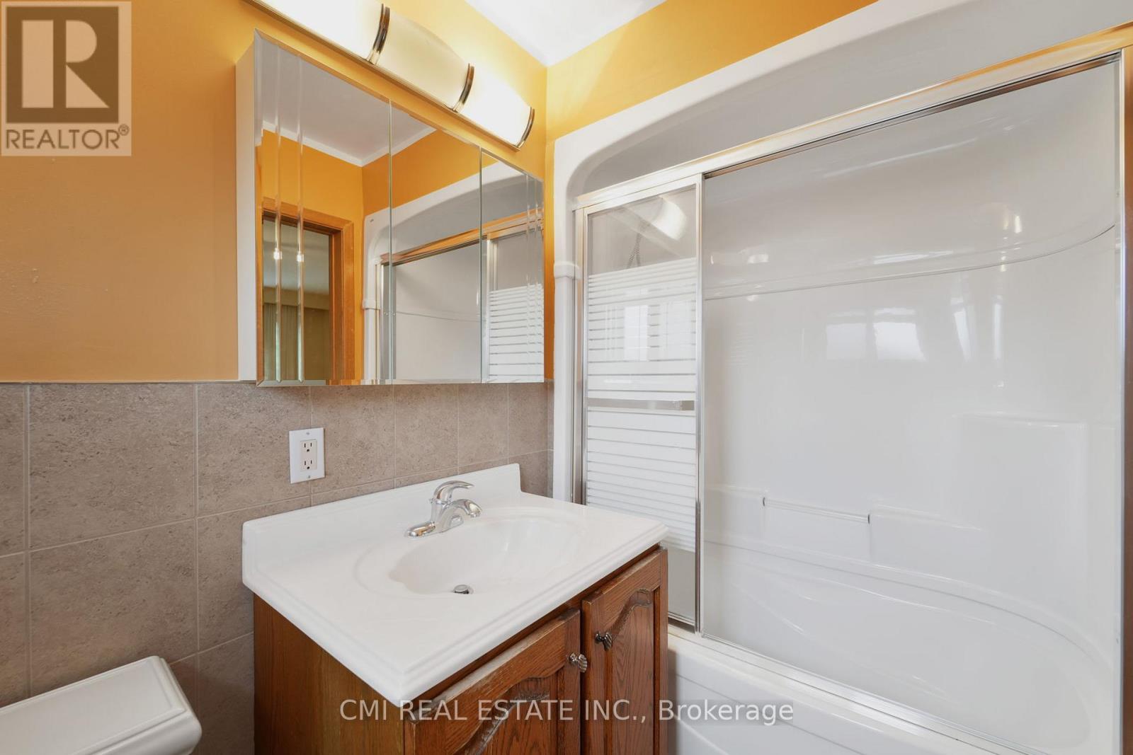Photo 4 of 698 Hillman Crescent, Mississauga ON