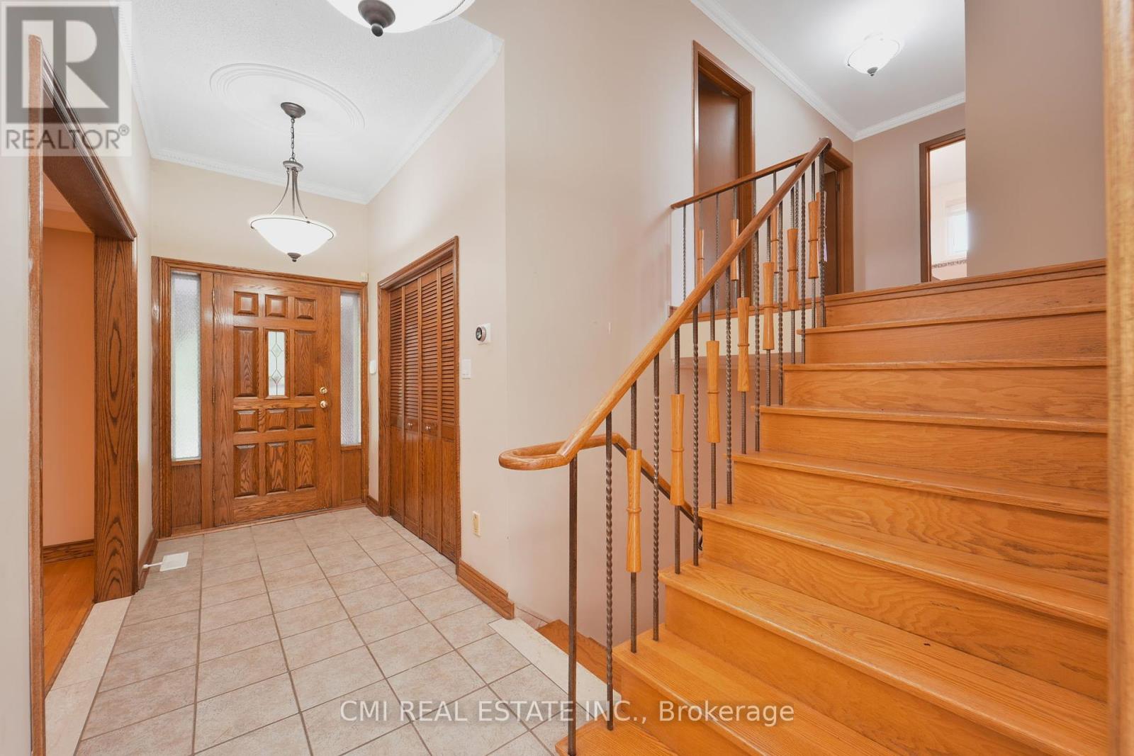 Photo 5 of 698 Hillman Crescent, Mississauga ON