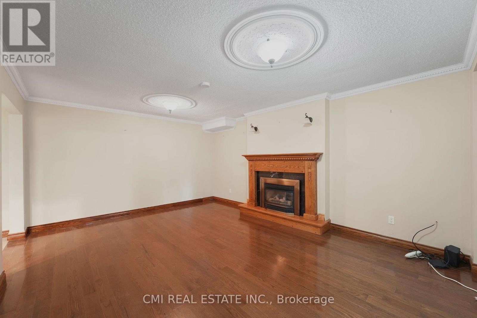Photo 8 of 698 Hillman Crescent, Mississauga ON