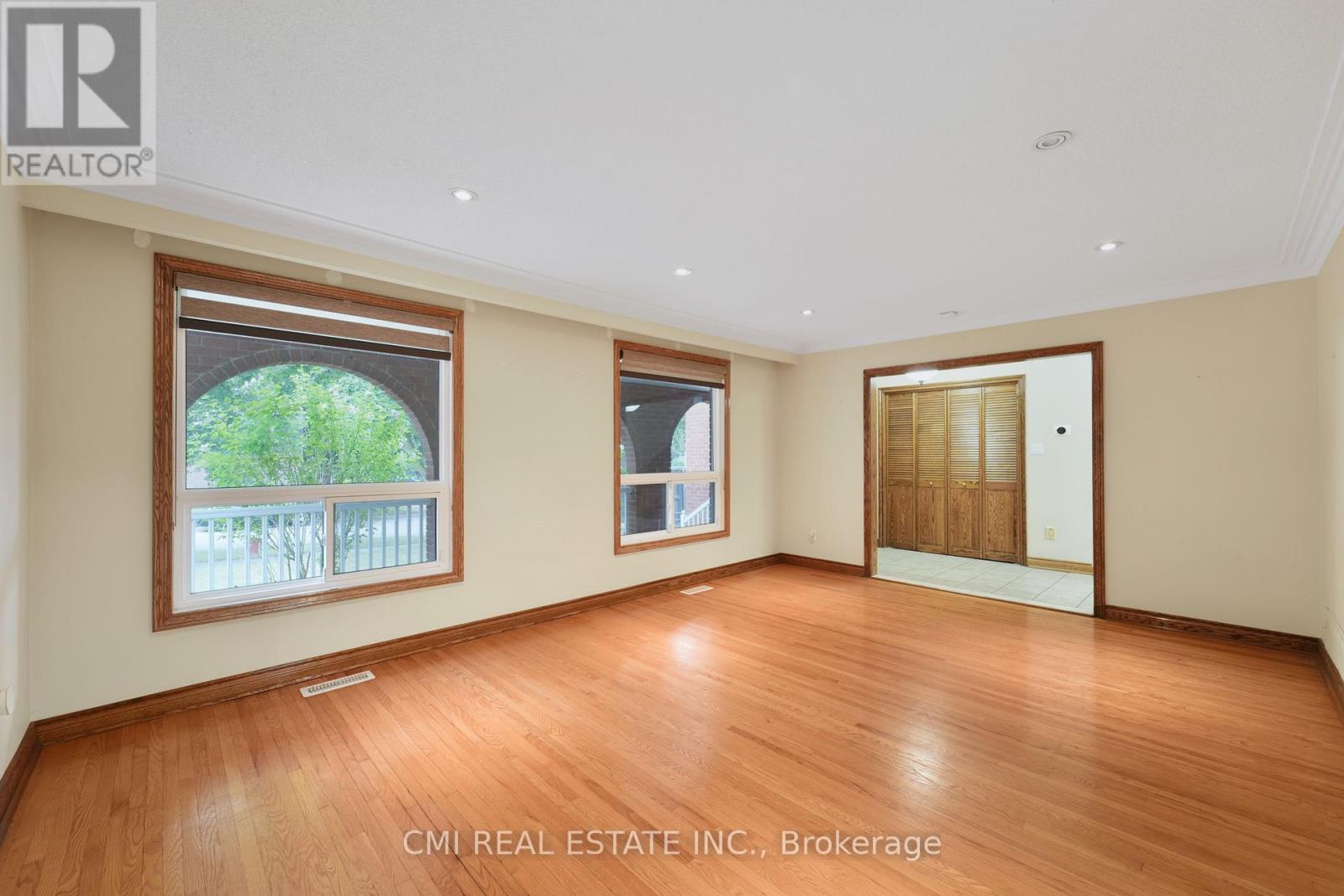 Photo 10 of 698 Hillman Crescent, Mississauga ON