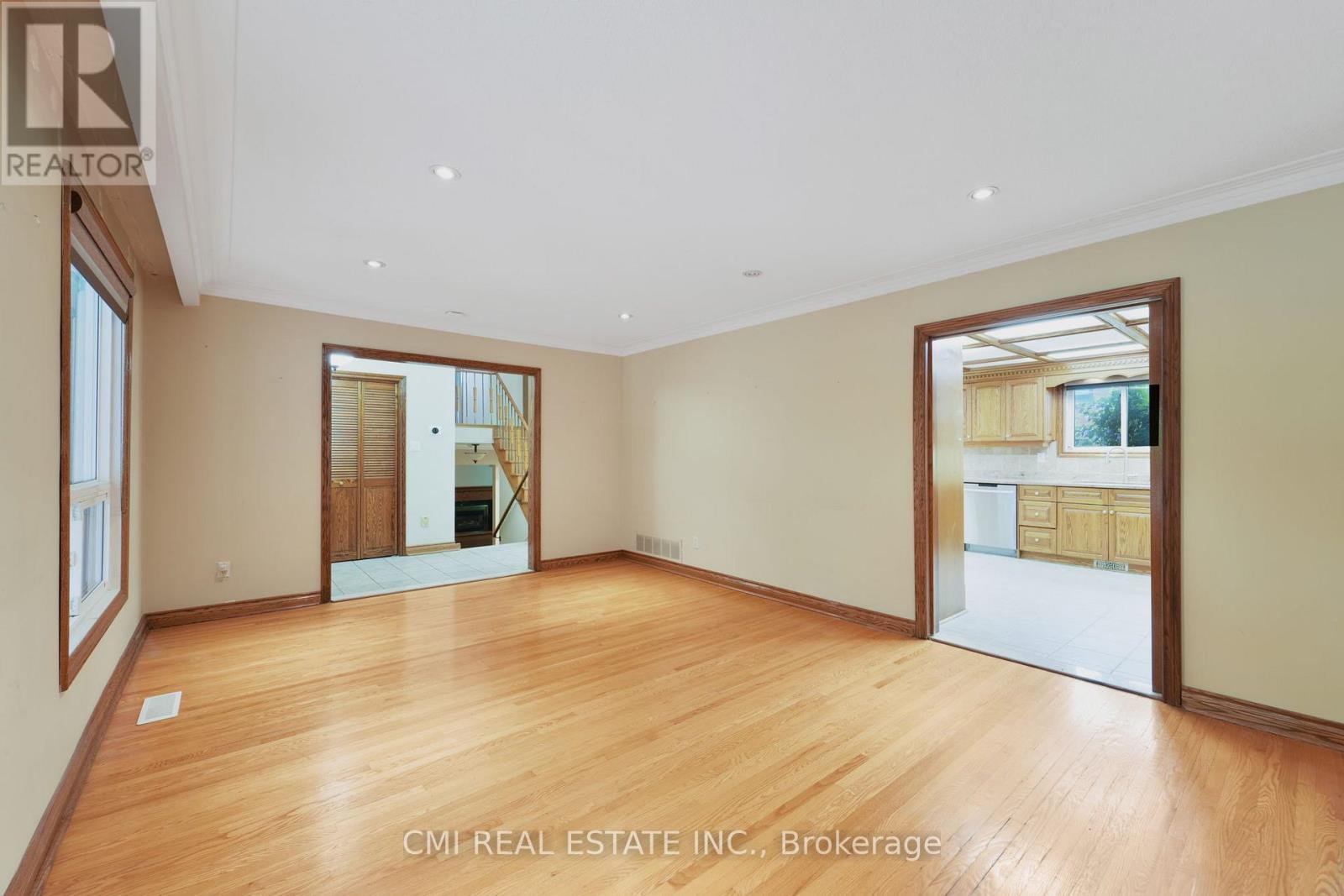Photo 7 of 698 Hillman Crescent, Mississauga ON