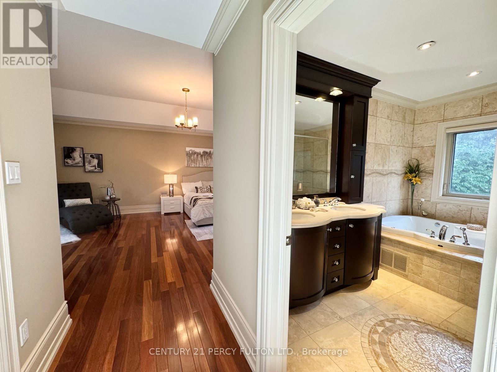 Photo 12 of 1649 Wedmore Way, Mississauga ON