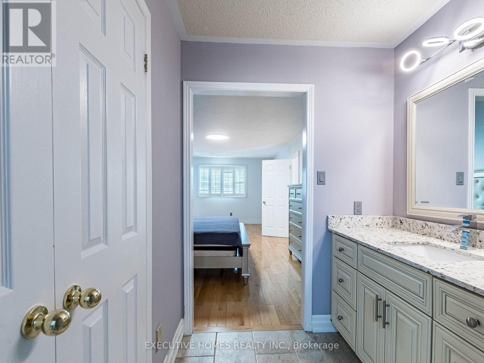 Photo 31 of 1876 Roy Ivor Crescent, Mississauga ON