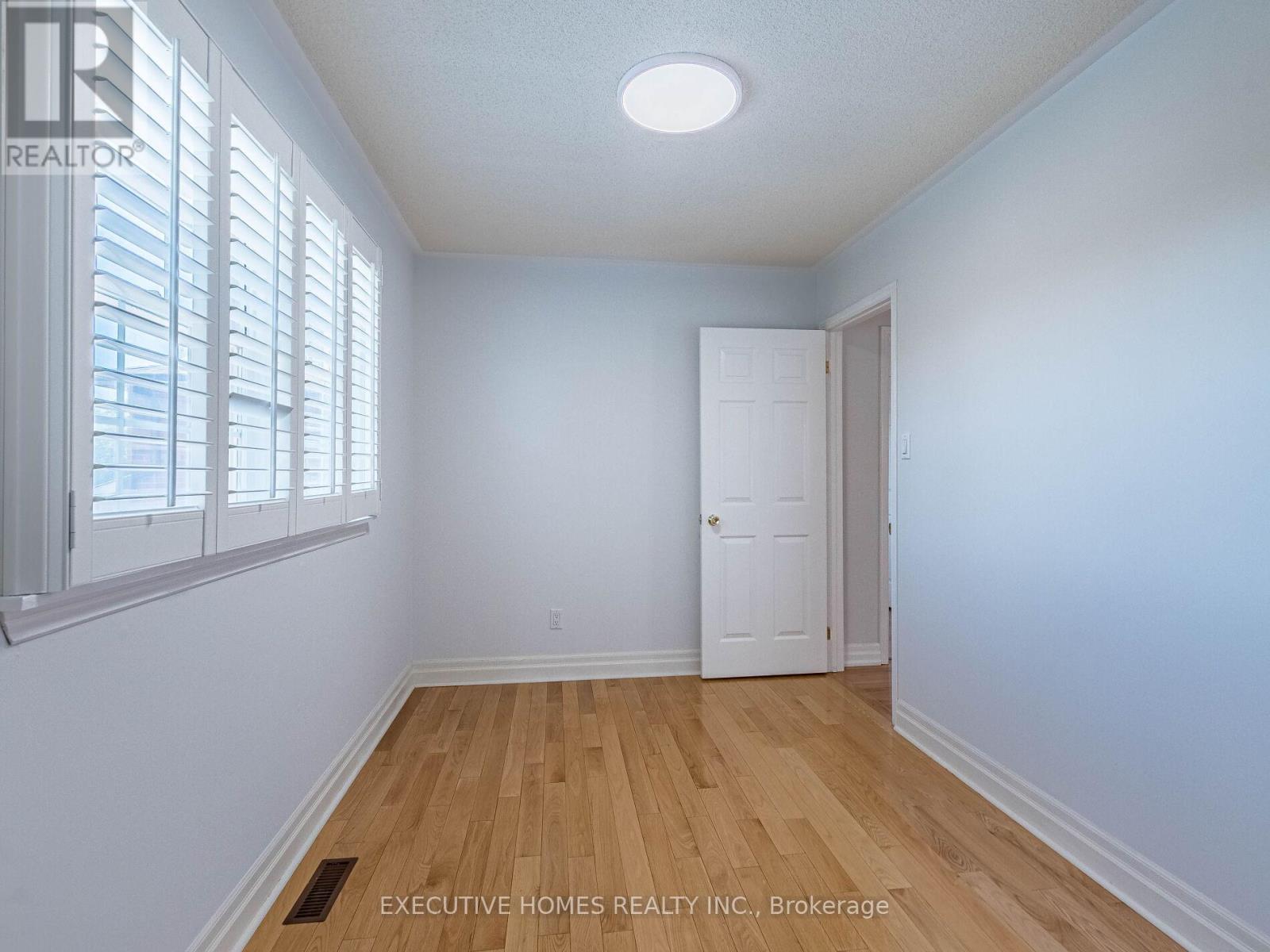 Photo 44 of 1876 Roy Ivor Crescent, Mississauga ON