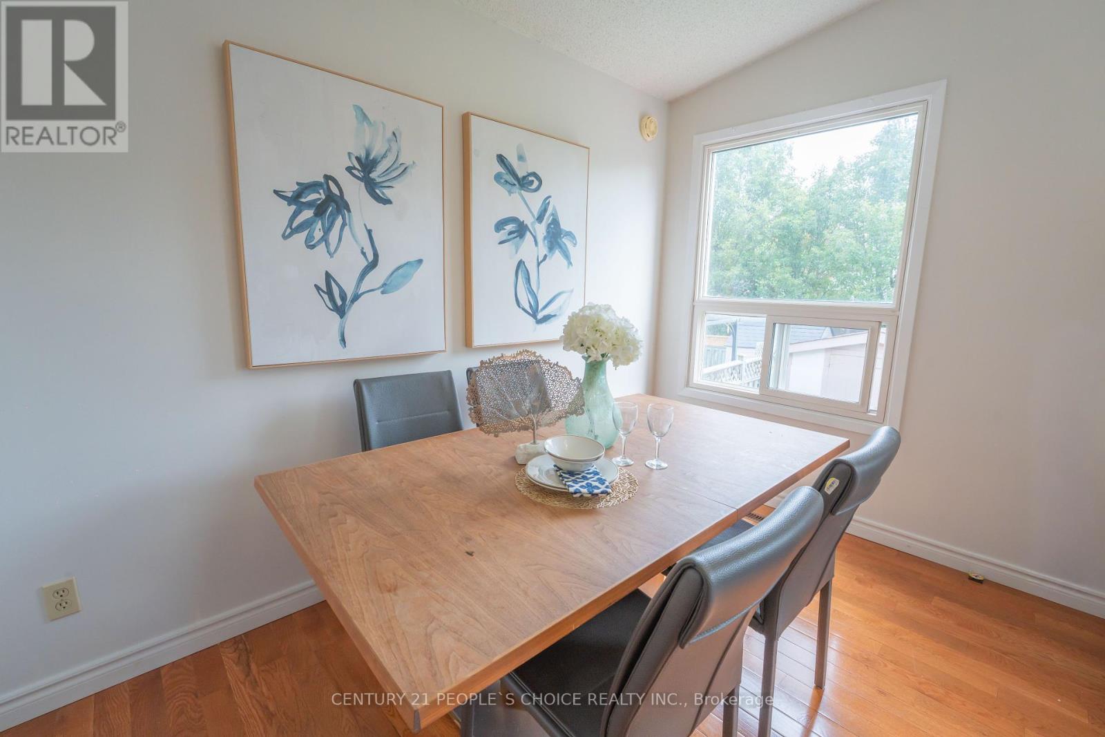 Photo 22 of 2247 Silverbirch Court, Burlington ON