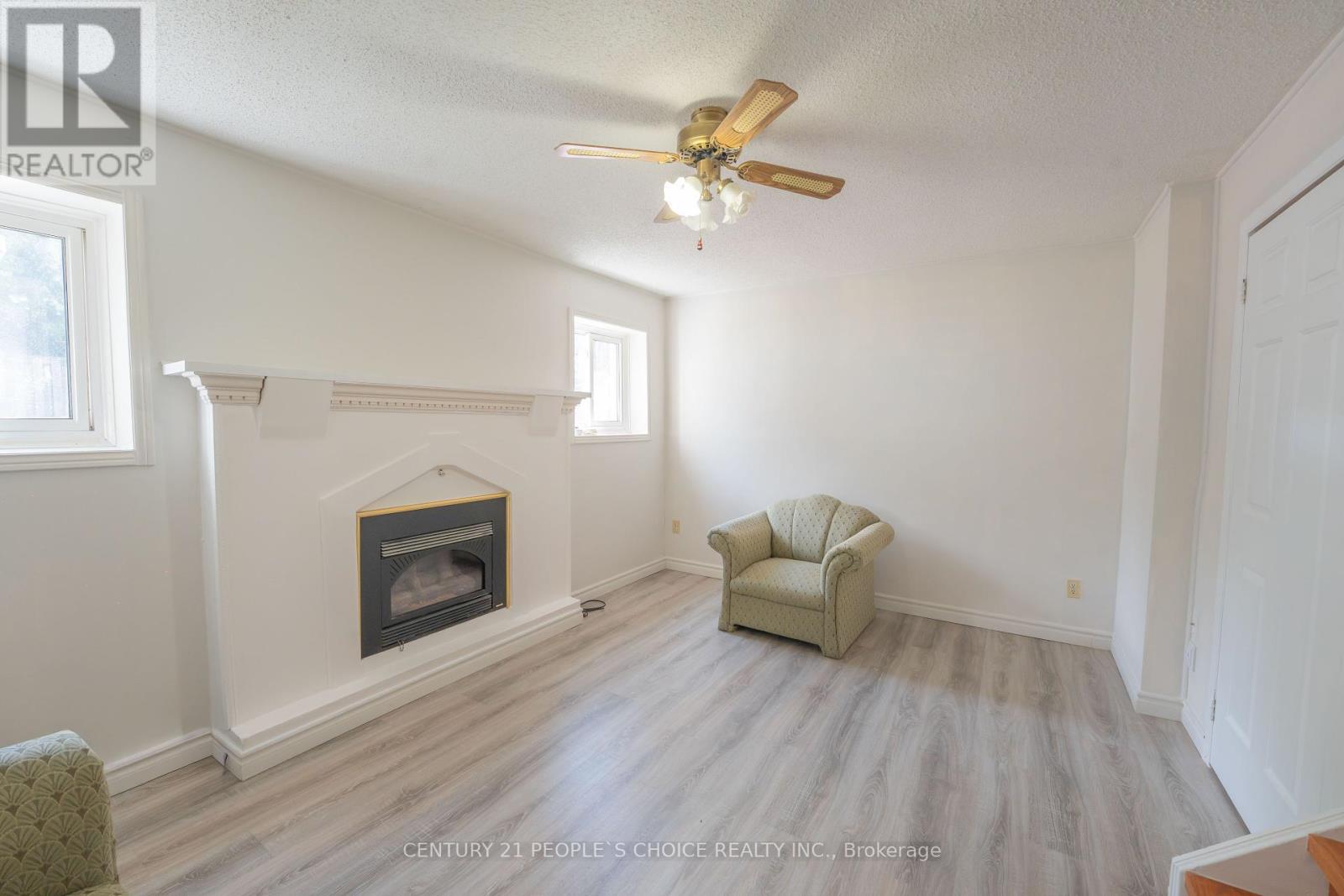Photo 38 of 2247 Silverbirch Court, Burlington ON