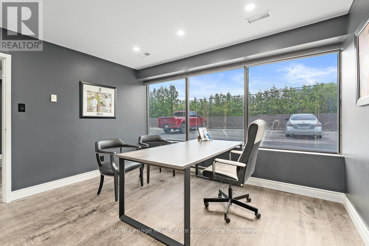 Photo 21 of 8 9 150 Armstrong Avenue, Halton Hills ON