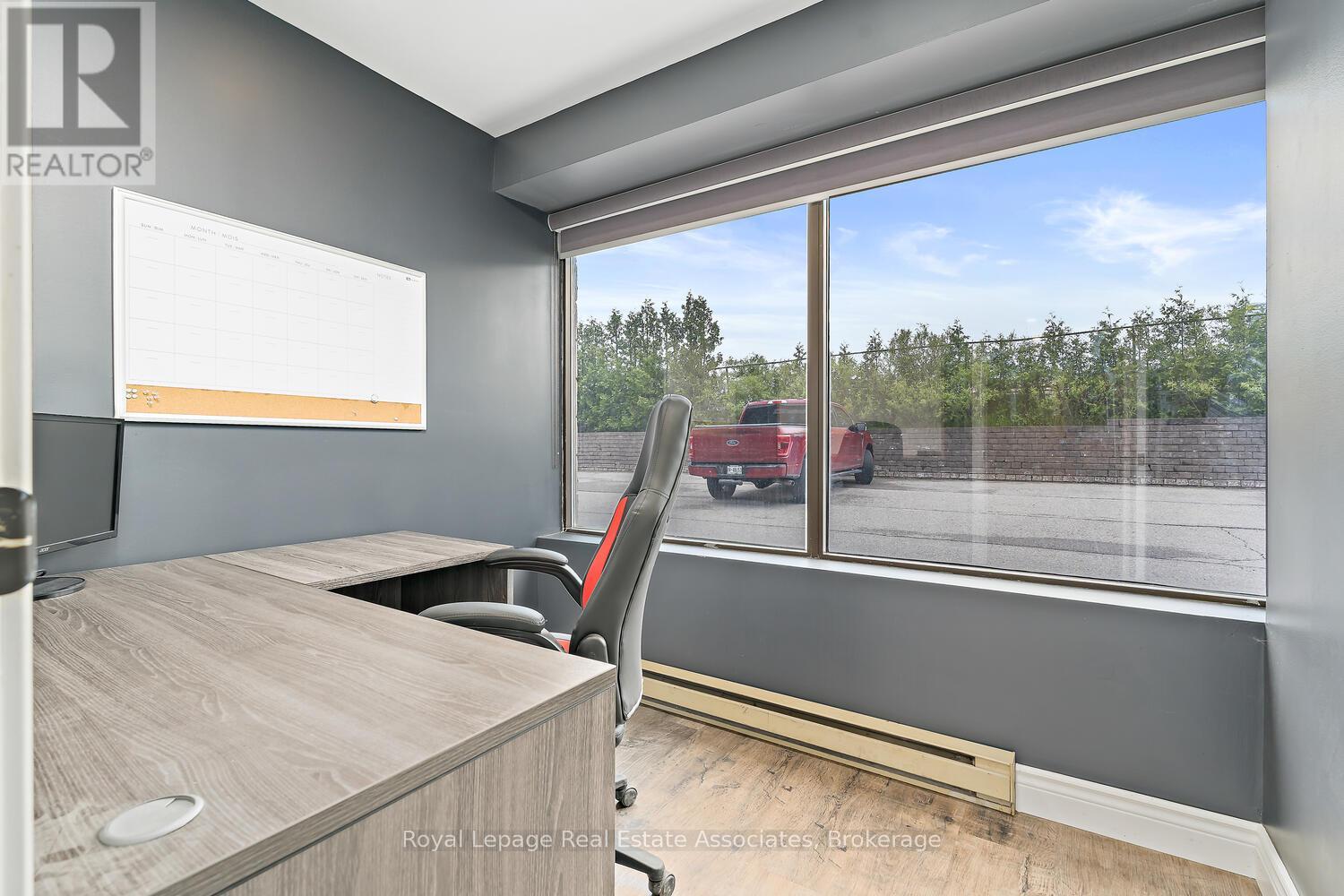 Photo 23 of 8 9 150 Armstrong Avenue, Halton Hills ON