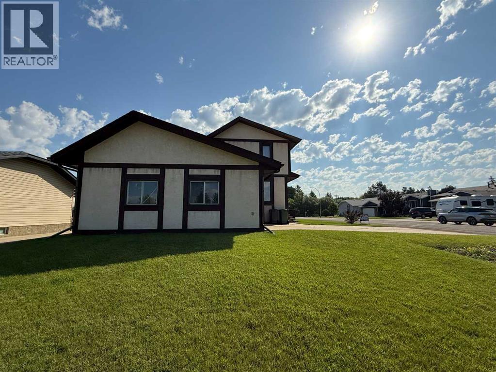 Photo 25 of 3859 51 Ave Close, Ponoka AB