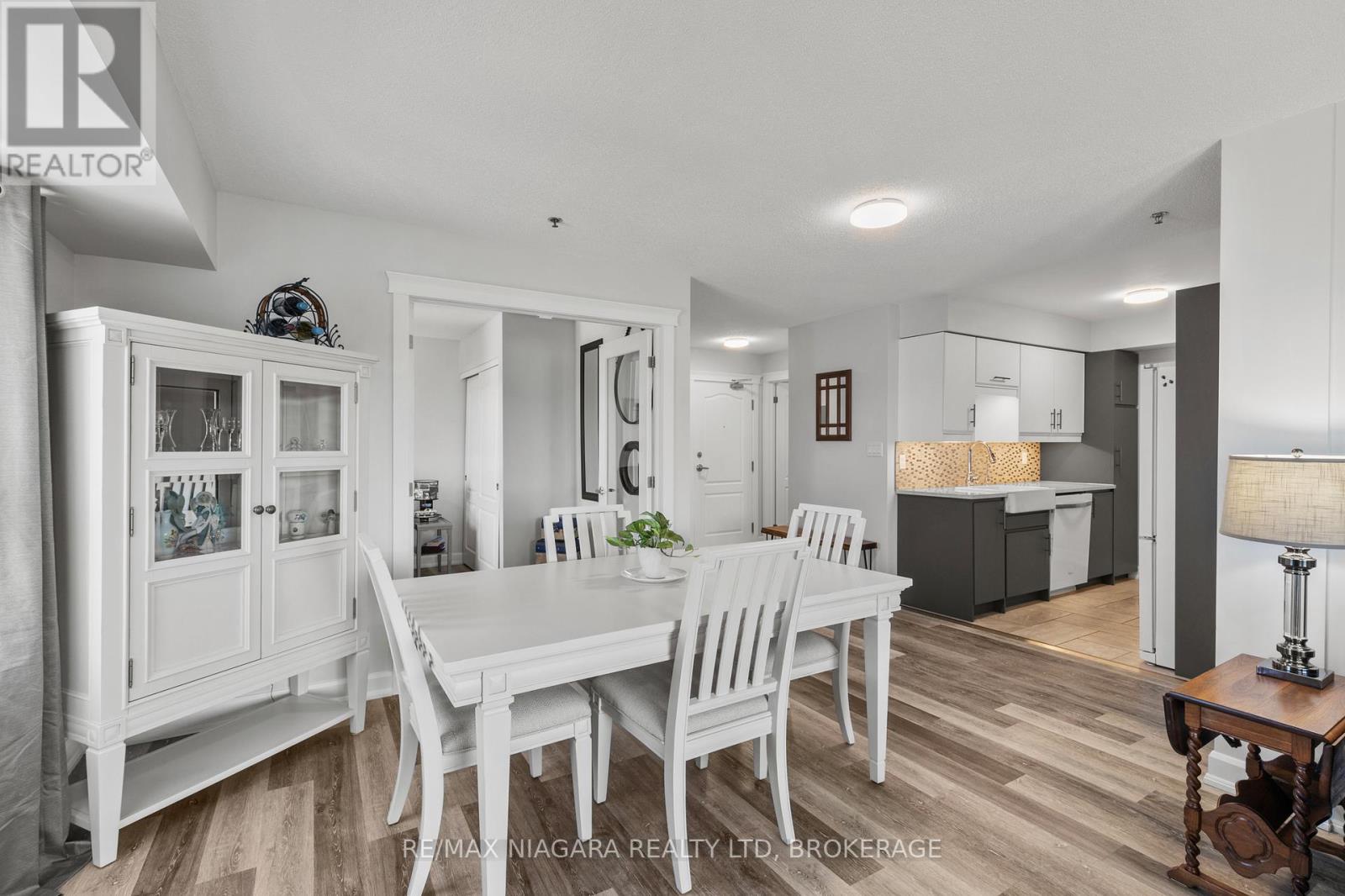 Photo 10 of 1304 330 Prince Charles Drive, Welland ON