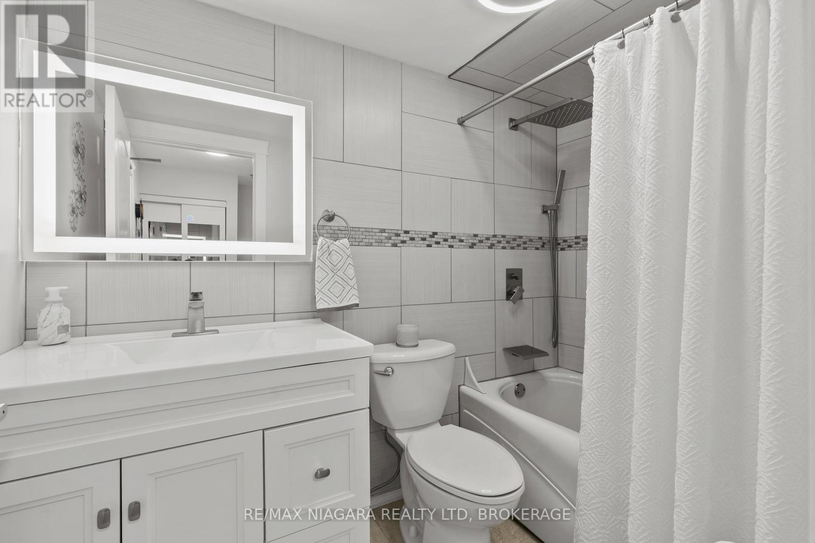 Photo 14 of 1304 330 Prince Charles Drive, Welland ON