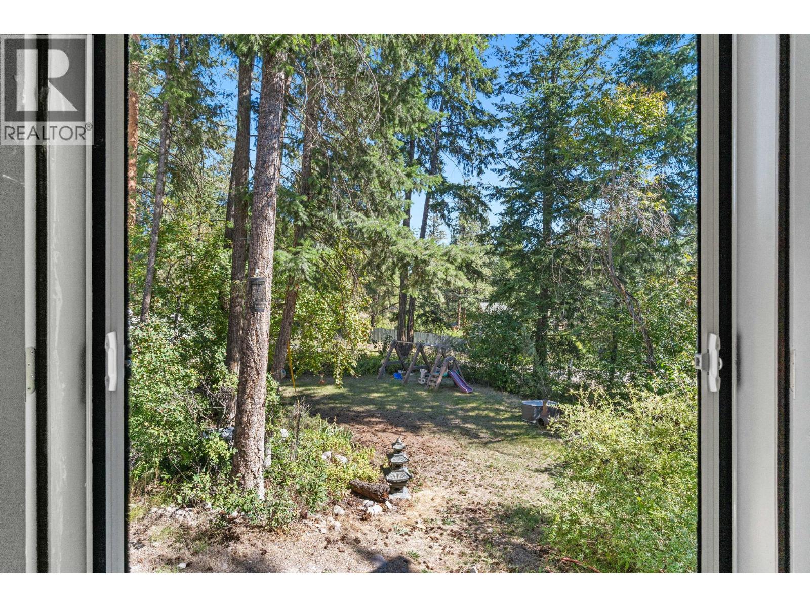  811 Firwood Road, Fintry
