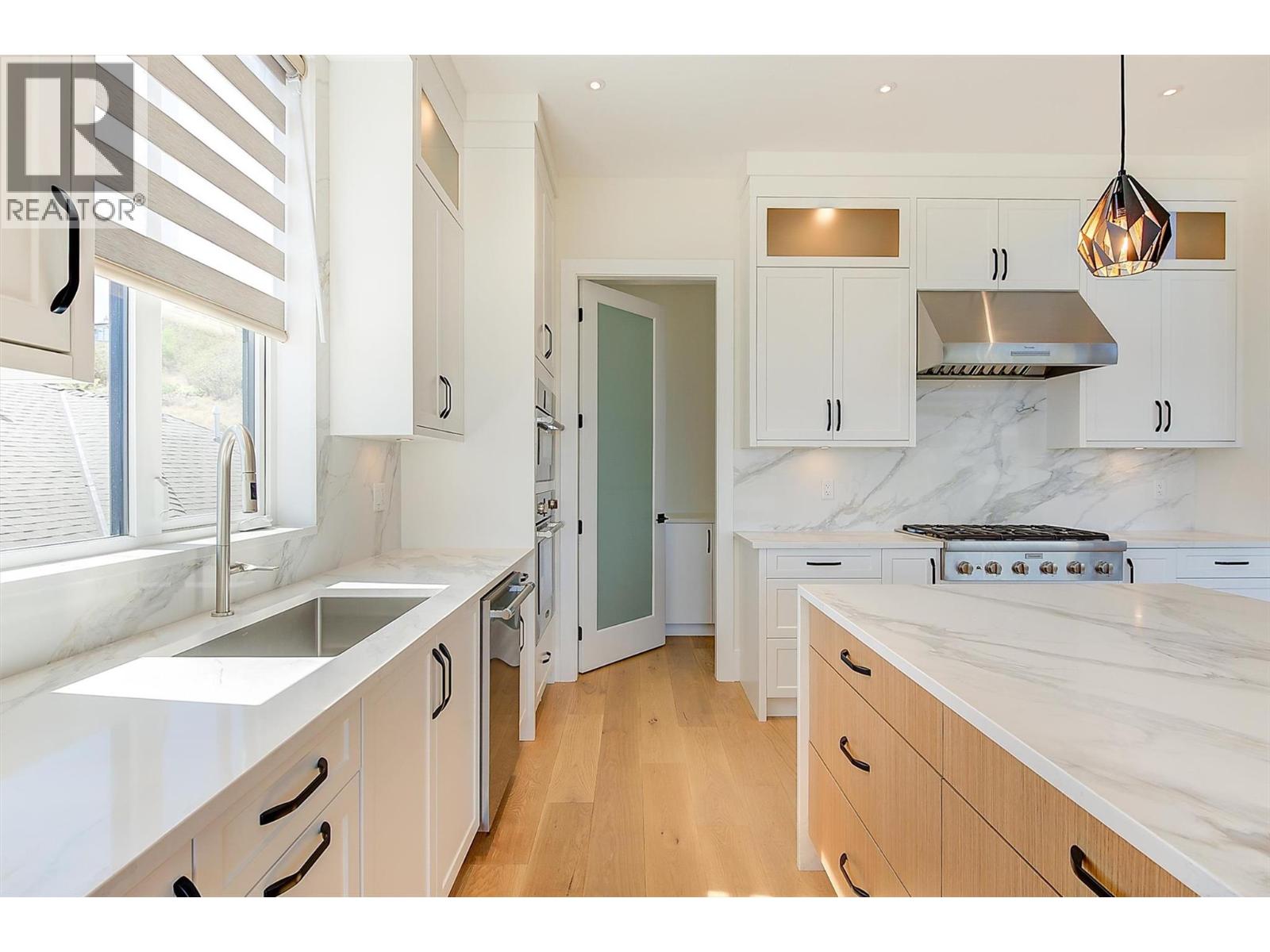 1511 Vineyard Drive, West Kelowna