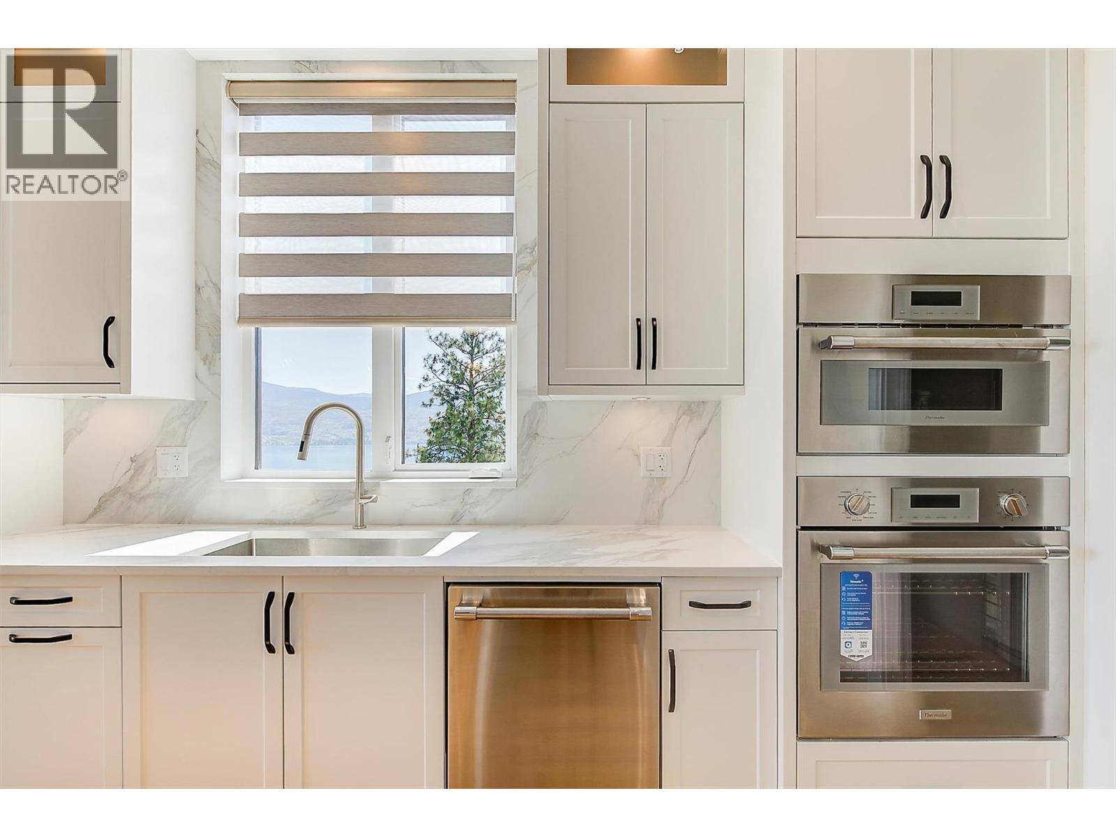 1511 Vineyard Drive, West Kelowna