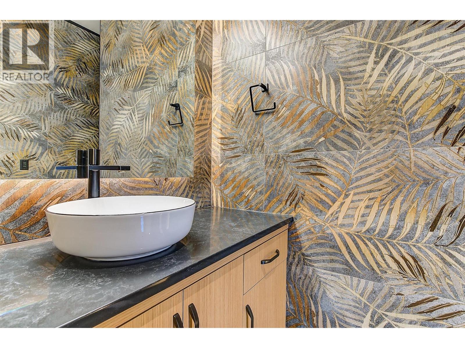 1511 Vineyard Drive, West Kelowna
