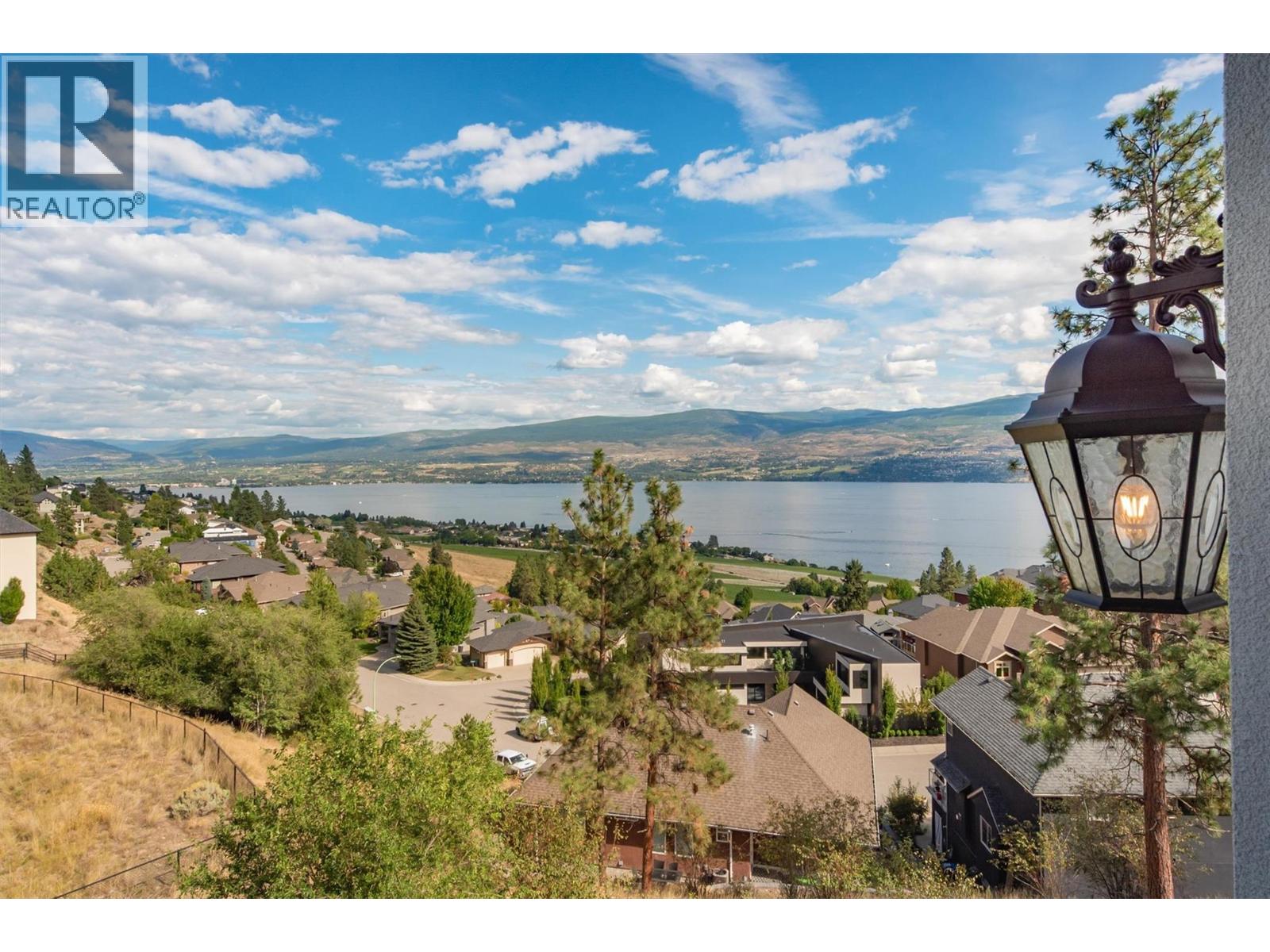 1511 Vineyard Drive, West Kelowna