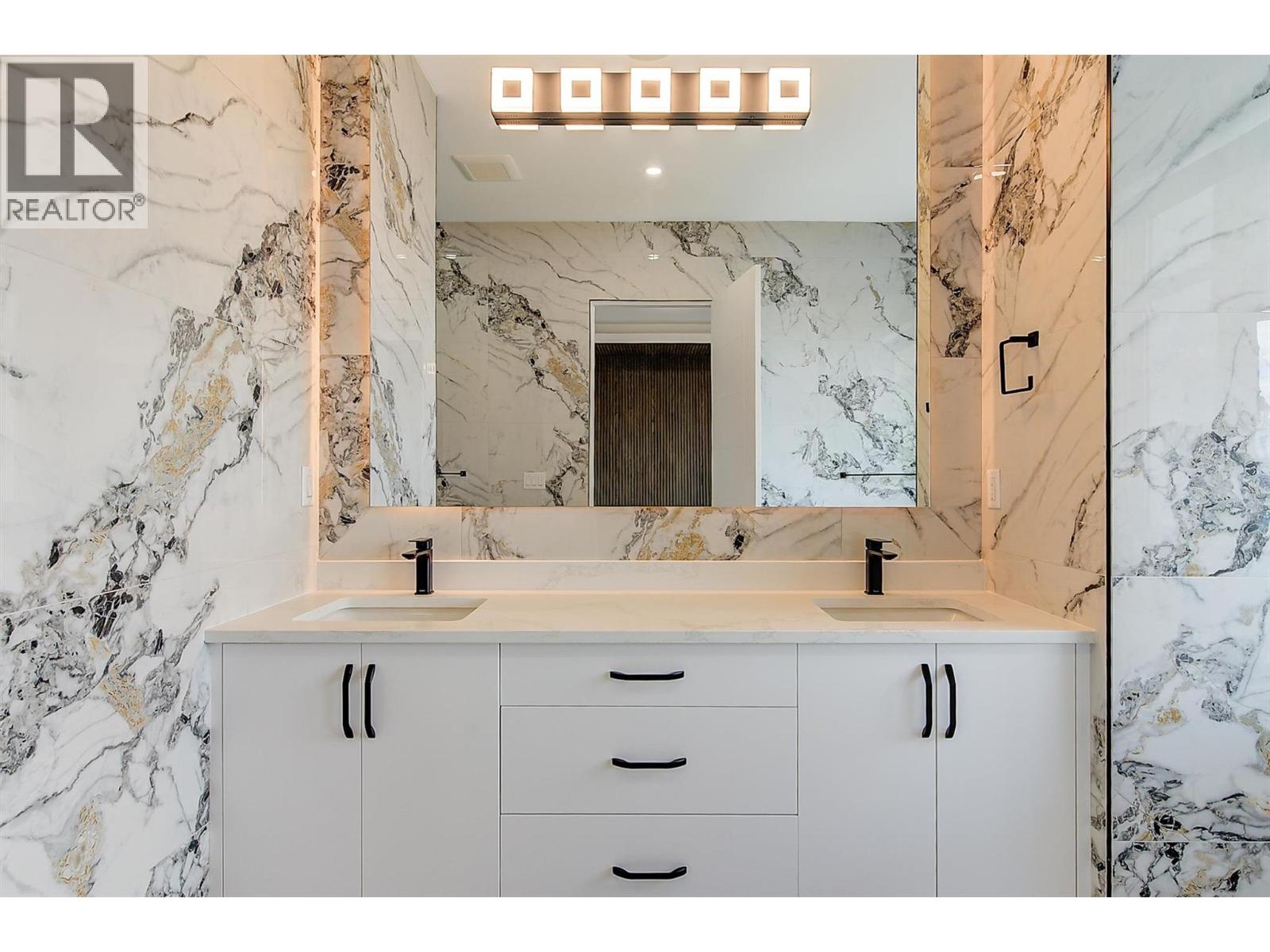 1511 Vineyard Drive, West Kelowna