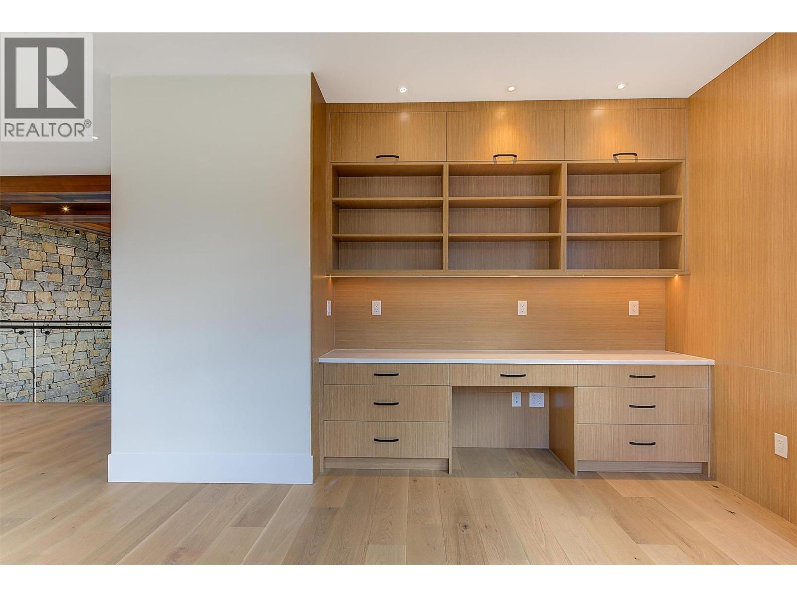 1511 Vineyard Drive, West Kelowna