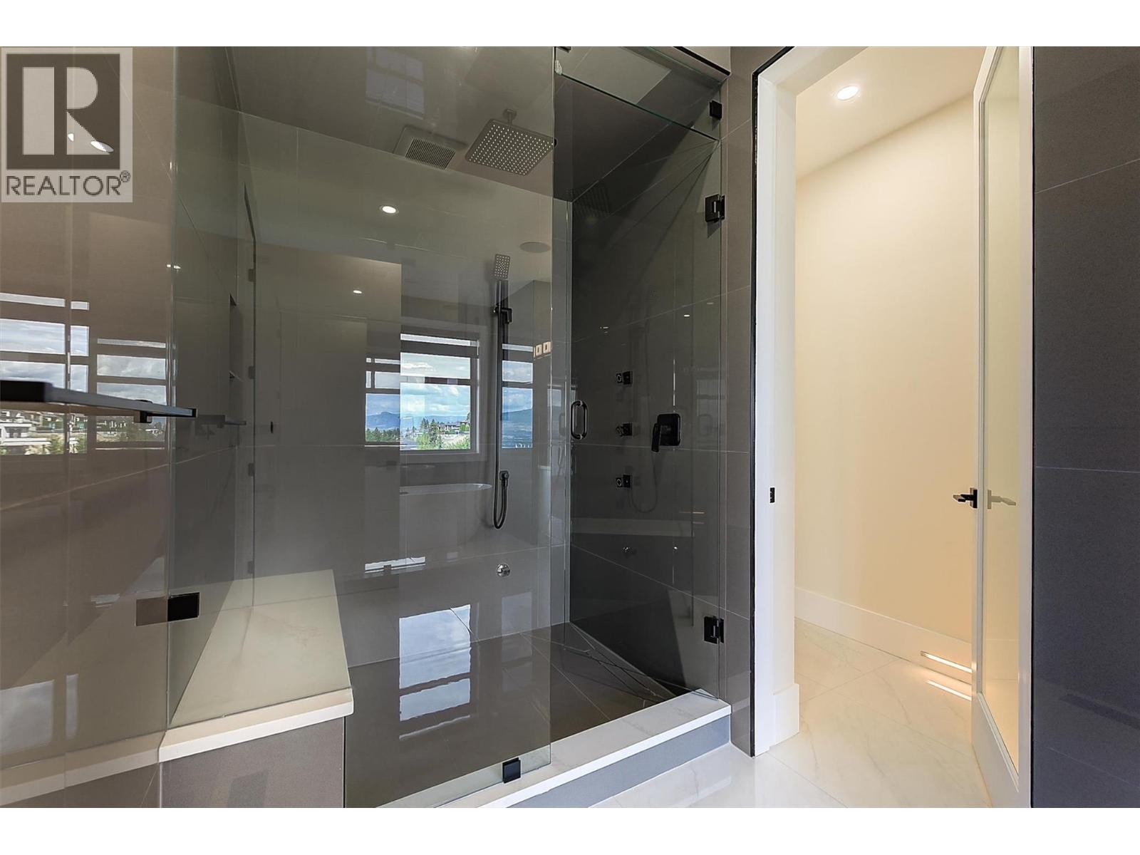 1511 Vineyard Drive, West Kelowna
