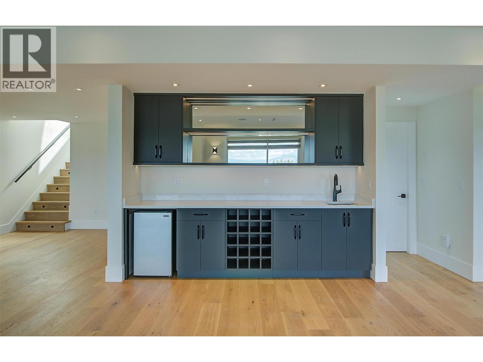 1511 Vineyard Drive, West Kelowna