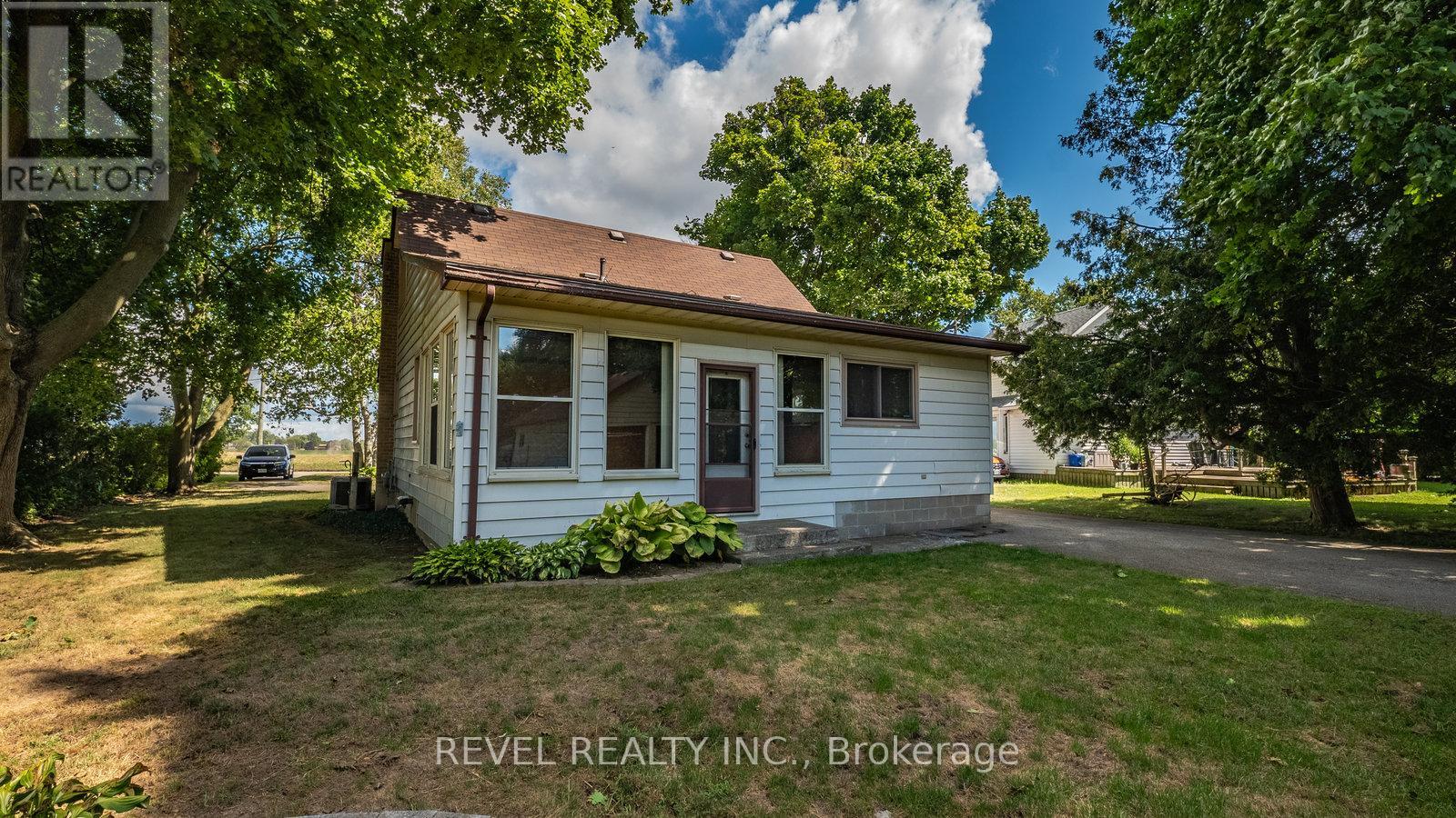 Photo 11 of 460 Burtch Road, Brant ON