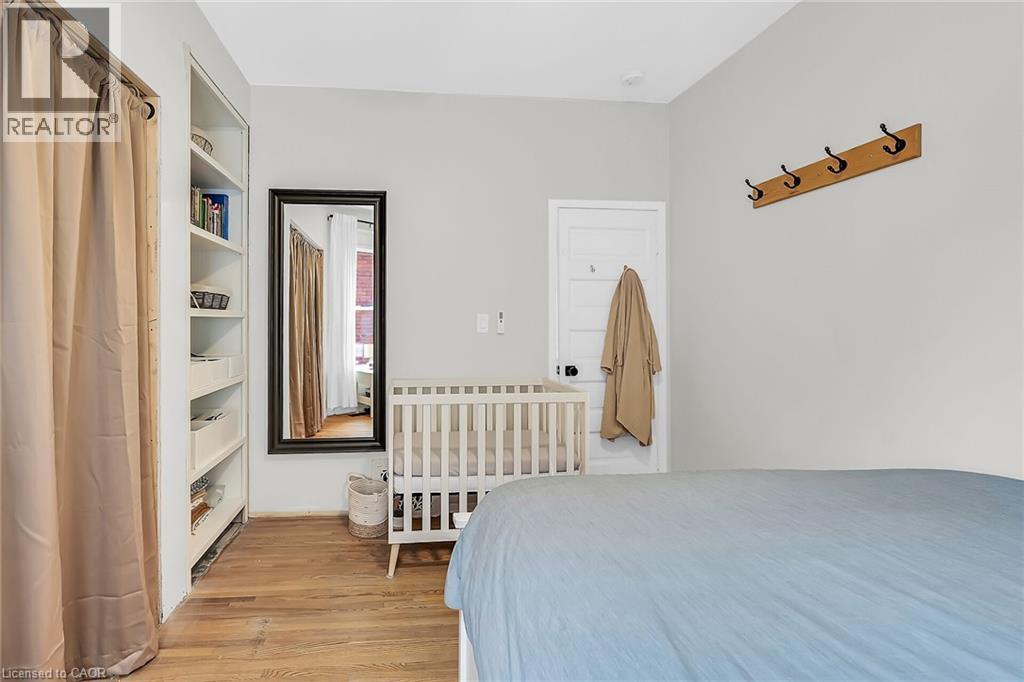 Photo 3 of 86 Park Avenue, Brantford ON