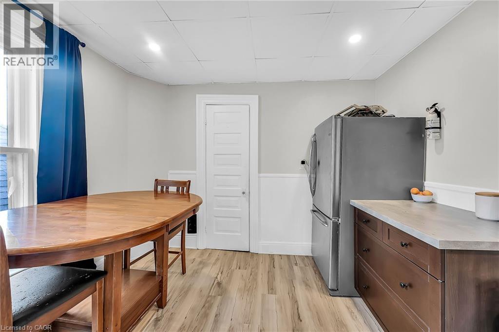 Photo 9 of 86 Park Avenue, Brantford ON