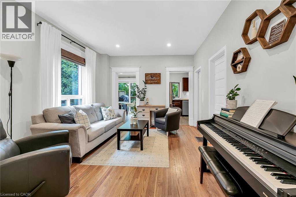 Photo 21 of 86 Park Avenue, Brantford ON