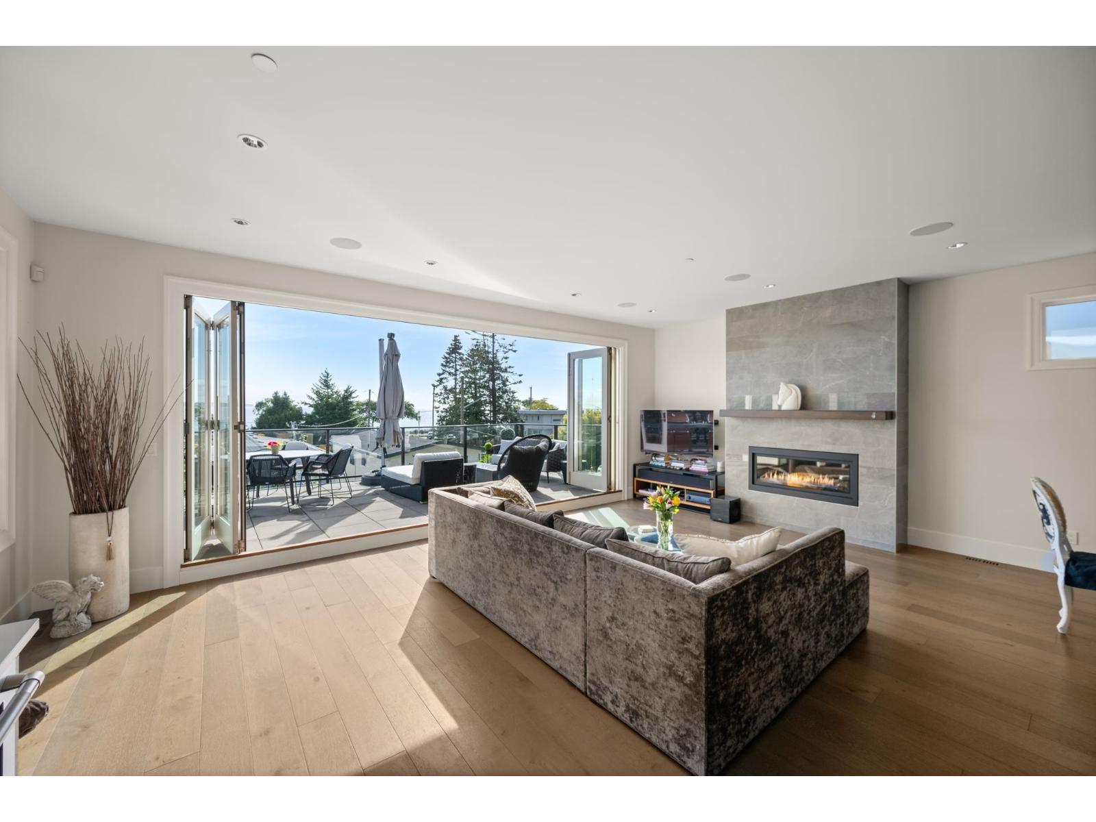 14712 MCDONALD AVENUE, White Rock