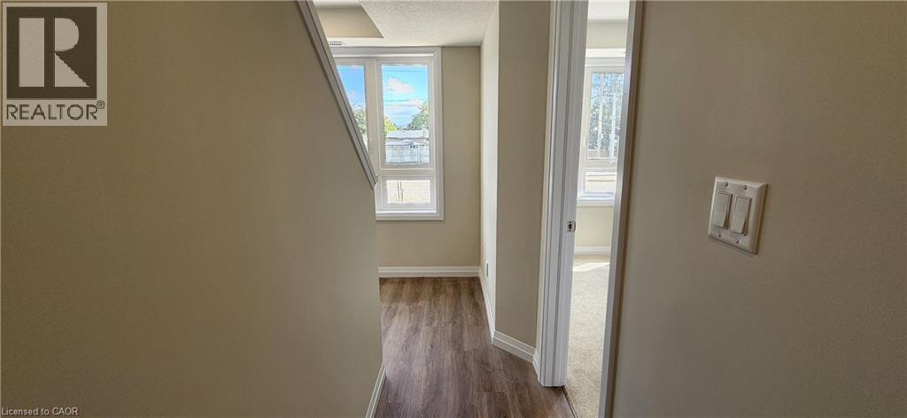 Photo 5 of 410 Northfield Drive W Unit D 9, Waterloo ON