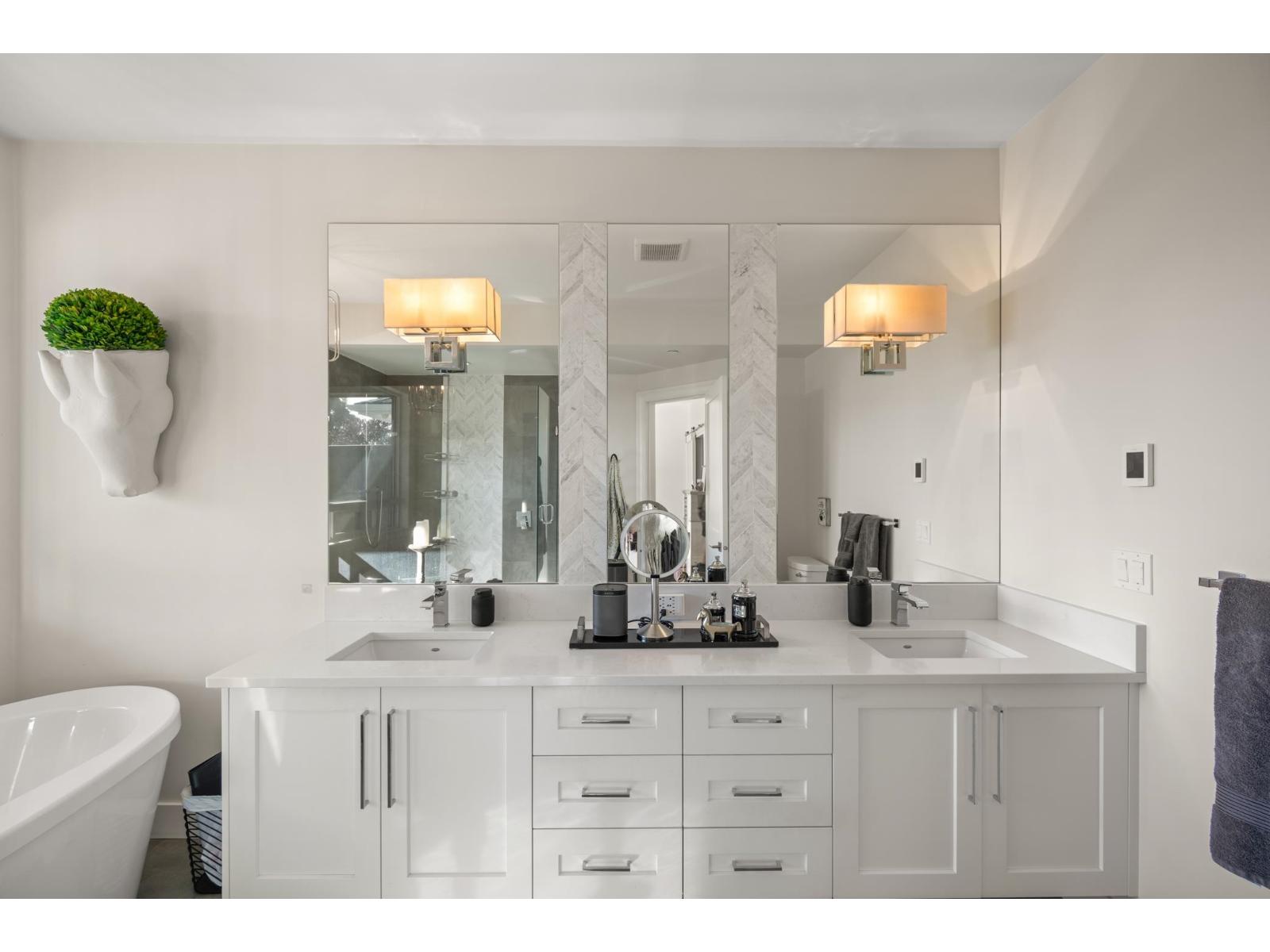 14712 MCDONALD AVENUE, White Rock