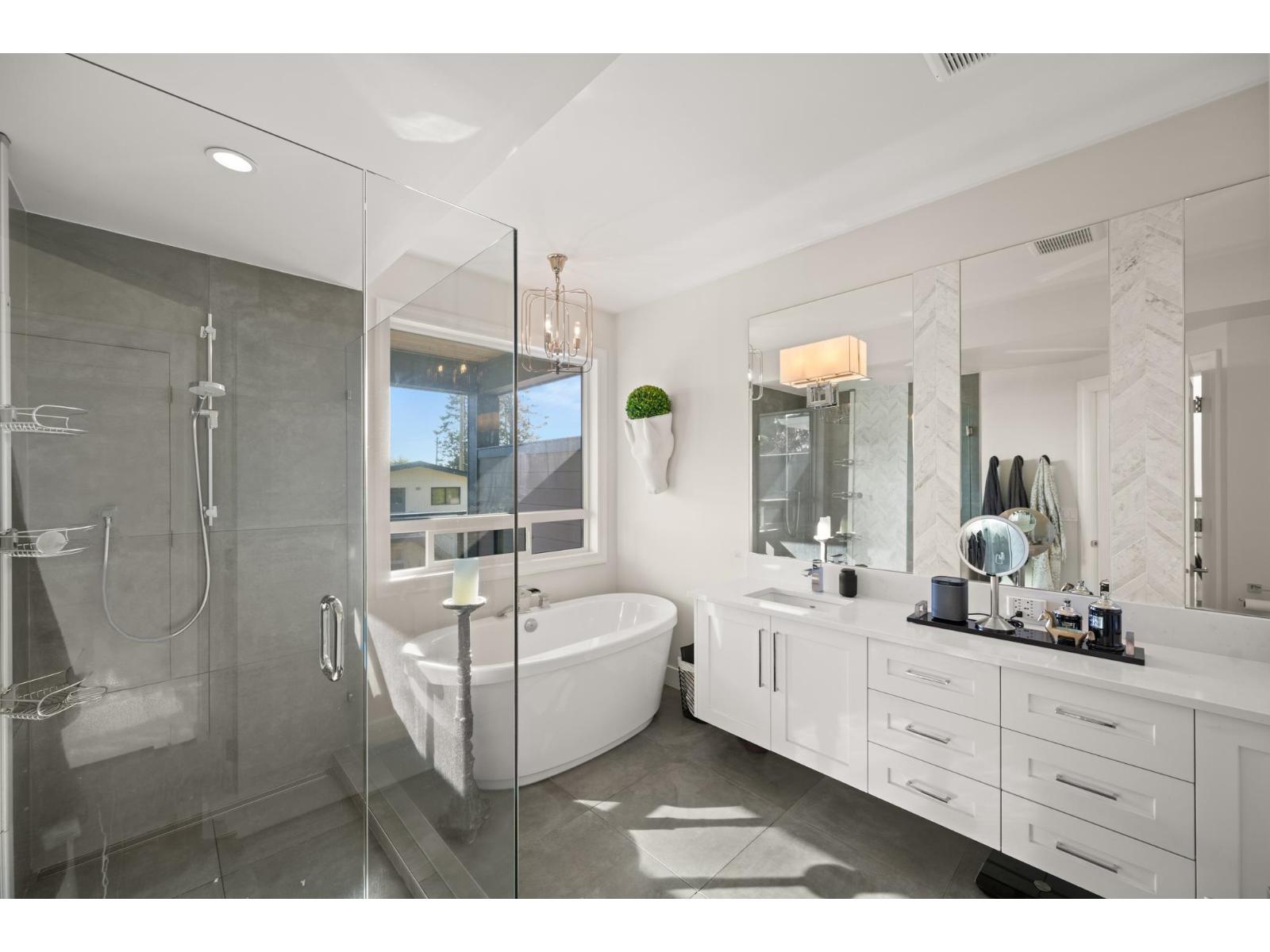 14712 MCDONALD AVENUE, White Rock