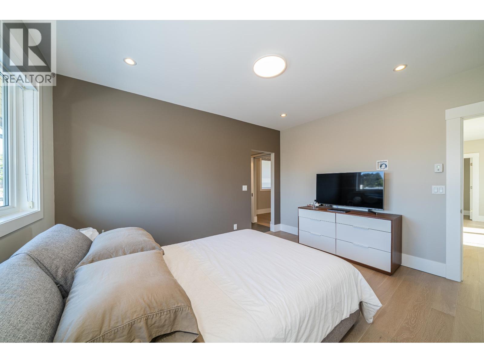 Photo 18 of 10960 Rosecroft Crescent, Richmond BC