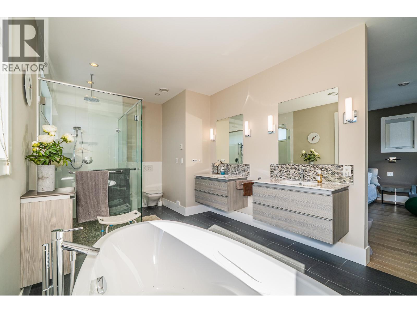 Photo 12 of 10960 Rosecroft Crescent, Richmond BC